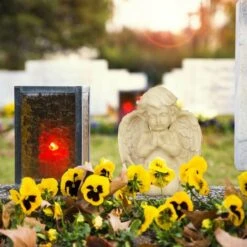 Relaxdays Statua Angelo Custode, Inginocchiato & In Preghiera, Resistente Alle Intemperie & Gelo, Decorazione, Bianco -Giardino di Lusso 27420971 5