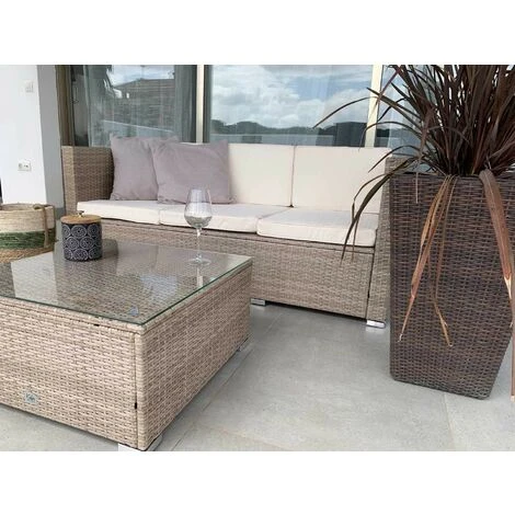 KieferGarden - Set Di Mobili Da Giardino E Terrazza, 3 Posti, Beige, Rattan Sintetico, Divano (160x69x65), Tavolo (61x61x37) 5 KieferGarden - Set Di Mobili Da Giardino E Terrazza, 3 Posti, Beige, Rattan Sintetico, Divano (160x69x65), Tavolo (61x61x37) - immagine 3