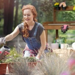 Relaxdays Tavolo Da Lavoro Per Giardinaggio, Ruote, Vasca, Cassetto, Ganci, Legno E Plastica, HLP 120x97x49 Cm, Marrone -Giardino di Lusso 51982633 3