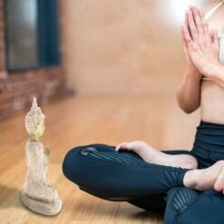 Statua Di Buddha Scolpita In Arenaria Scultura Figurina Artigianato Per Altare Domestico Decorazione Zen Regalo Di Inaugurazione Della Casa -Giardino di Lusso 89070652 3