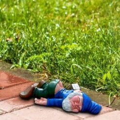 Giardino Nano Nano Divertente Giardino Nano All'Aperto Statua GNOME Resina Inaglio Nano Ubriaco Per Giardino Domestico Giardino Cortile Ornamento Esterno Regalo Esterno -Giardino di Lusso 96498236 4